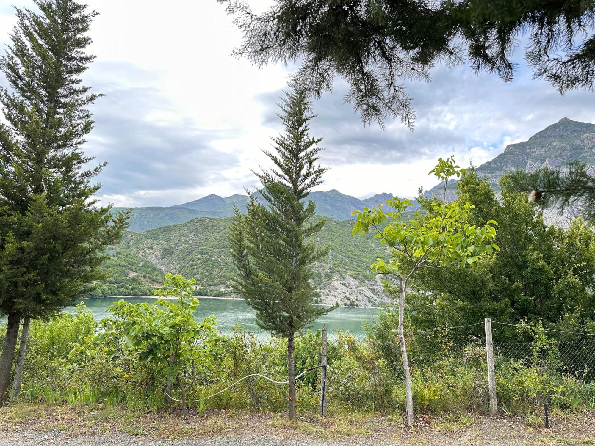 Lakeview Escape Koman エクステリア 写真